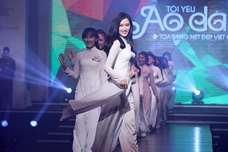 'Nữ sinh phong cách' Trần Bảo Như dịu dàng trong tà áo dài ảnh 6