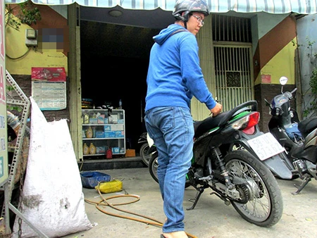 'Đinh tặc' nộp phạt xong vội vã trả tiệm đi nơi khác ảnh 1