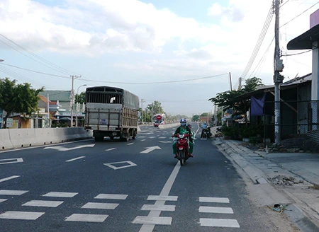 Hiểm họa khôn lường trên quốc lộ mở rộng ảnh 4