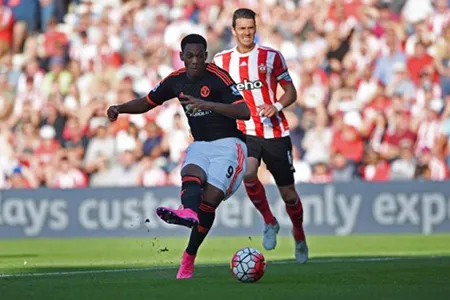 'Nghệ thuật Martial' làm câm họng những kẻ cười khẩy Van Gaal ảnh 1 'Nghệ thuật Martial' làm câm họng những kẻ cười khẩy Van Gaal ảnh 1