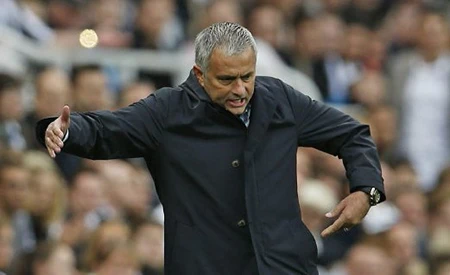 Mourinho trở lại mái nhà xưa giáp mặt... Casillas ảnh 1