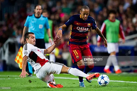 Barca 2-1 Leverkusen: Suarez tỏa sáng, Barca ngược dòng ngoạn mục ảnh 2 Barca 2-1 Leverkusen: Suarez tỏa sáng, Barca ngược dòng ngoạn mục ảnh 2