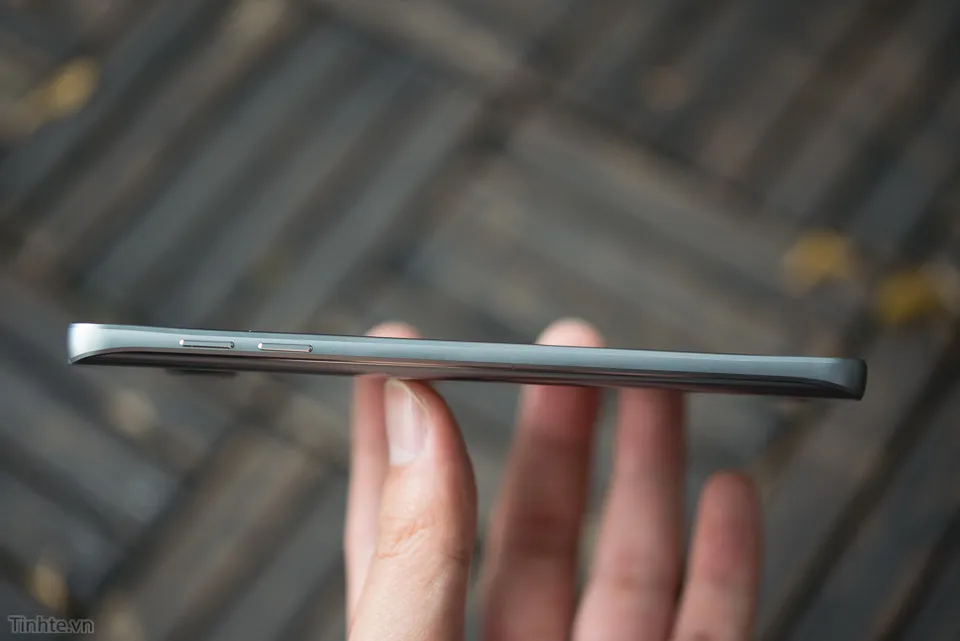 Samsung_Galaxy_Note_5_Silver_bac-4.