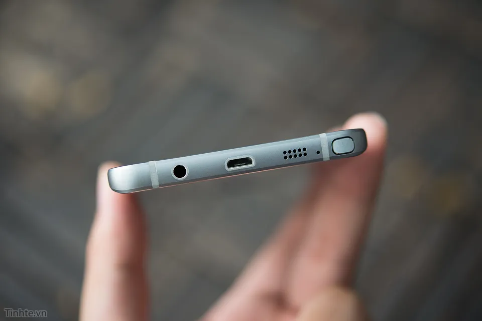 Samsung_Galaxy_Note_5_Silver_bac-5.