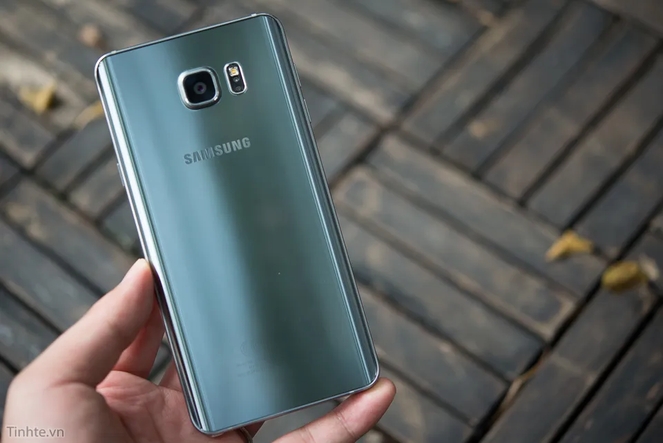 Samsung_Galaxy_Note_5_Silver_bac-8.