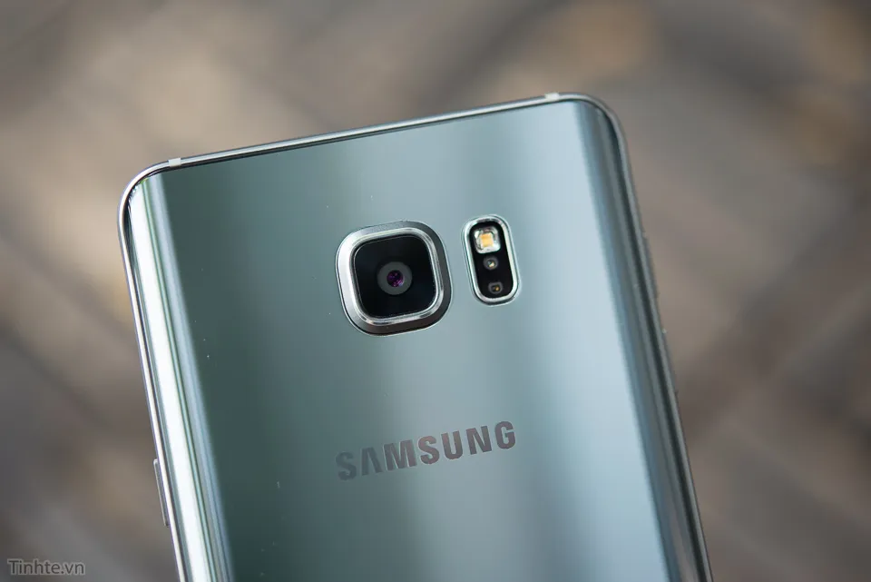 Samsung_Galaxy_Note_5_Silver_bac-12.