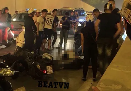 Xe máy 'đấu đầu', hai người bị thương nặng ảnh 1 Xe máy 'đấu đầu', hai người bị thương nặng ảnh 1