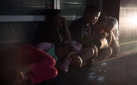 Cháy lớn tại tòa nhà CT1 Vimeco trong đêm tối ảnh 8