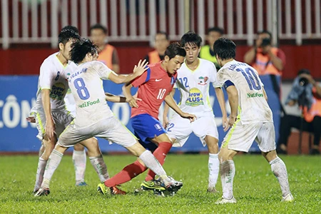 Những khoảnh khắc đẹp trong trận U-21 HAGL và U-19 Hàn Quốc ảnh 2