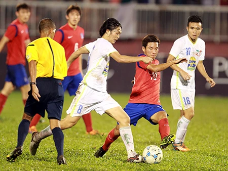 Những khoảnh khắc đẹp trong trận U-21 HAGL và U-19 Hàn Quốc ảnh 8