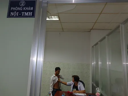 Ngày đầu tiên khám sức khỏe lái xe theo cách mới ảnh 3