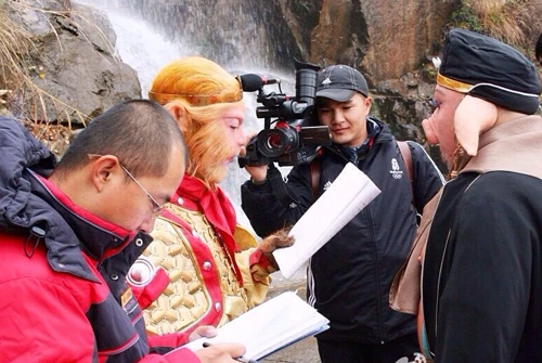 Ảnh hậu trường thời quay phim thiếu thốn của 'Tây Du Ký' ảnh 8 anh-hau-truong-thoi-quay-phim-thieu-thon-cua-tay-du-ky-7