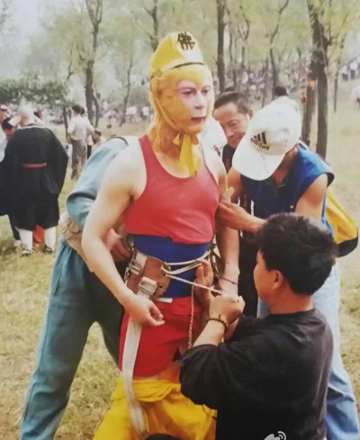 Ảnh hậu trường thời quay phim thiếu thốn của 'Tây Du Ký' ảnh 5 anh-hau-truong-thoi-quay-phim-thieu-thon-cua-tay-du-ky-4