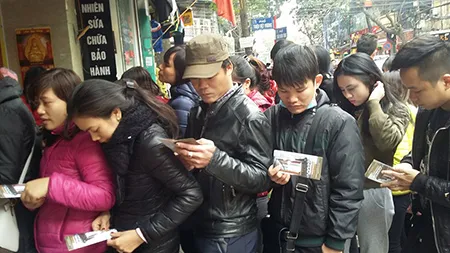 Chen nhau mua vàng lấy 'vía' thần tài đầu năm ảnh 21