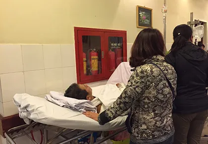 Sức khỏe người chủ bị bốn con chó cắn giờ ra sao? ảnh 1