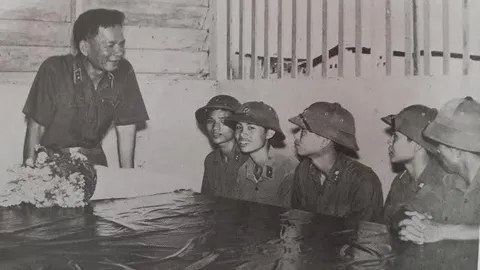 Đại tướng Lê Đức Anh, chiến dịch Hồ Chí Minh, 30/4/1975 Đại tướng Lê Đức Anh, chiến dịch Hồ Chí Minh, 30/4/1975