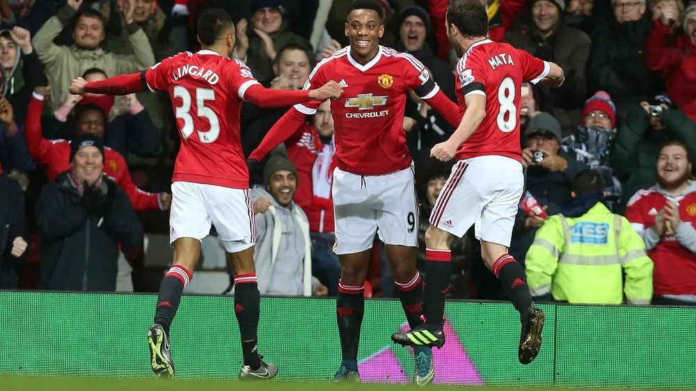 Sao M.U thắng giải bàn thắng đẹp nhất Premier League mùa 2015-2016 ảnh 1