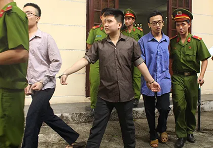 Đường dây 9X chuyên cung cấp ma tuý cho vũ trường lãnh án ảnh 1