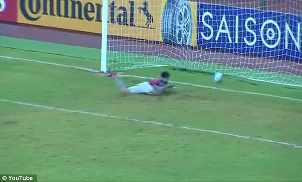 Bàn thua không thể tin nổi của thủ môn Triều Tiên ảnh 4 Bàn thua không thể tin nổi của thủ môn Triều Tiên ảnh 4