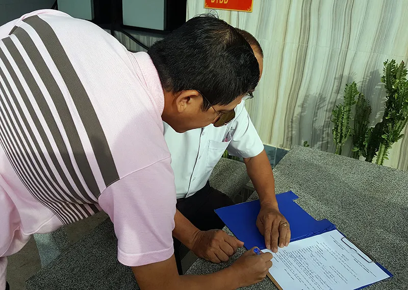 Đôi mắt ướt của con đồi mồi trong... quán nhậu ảnh 2 Đôi mắt ướt của con đồi mồi trong... quán nhậu ảnh 2