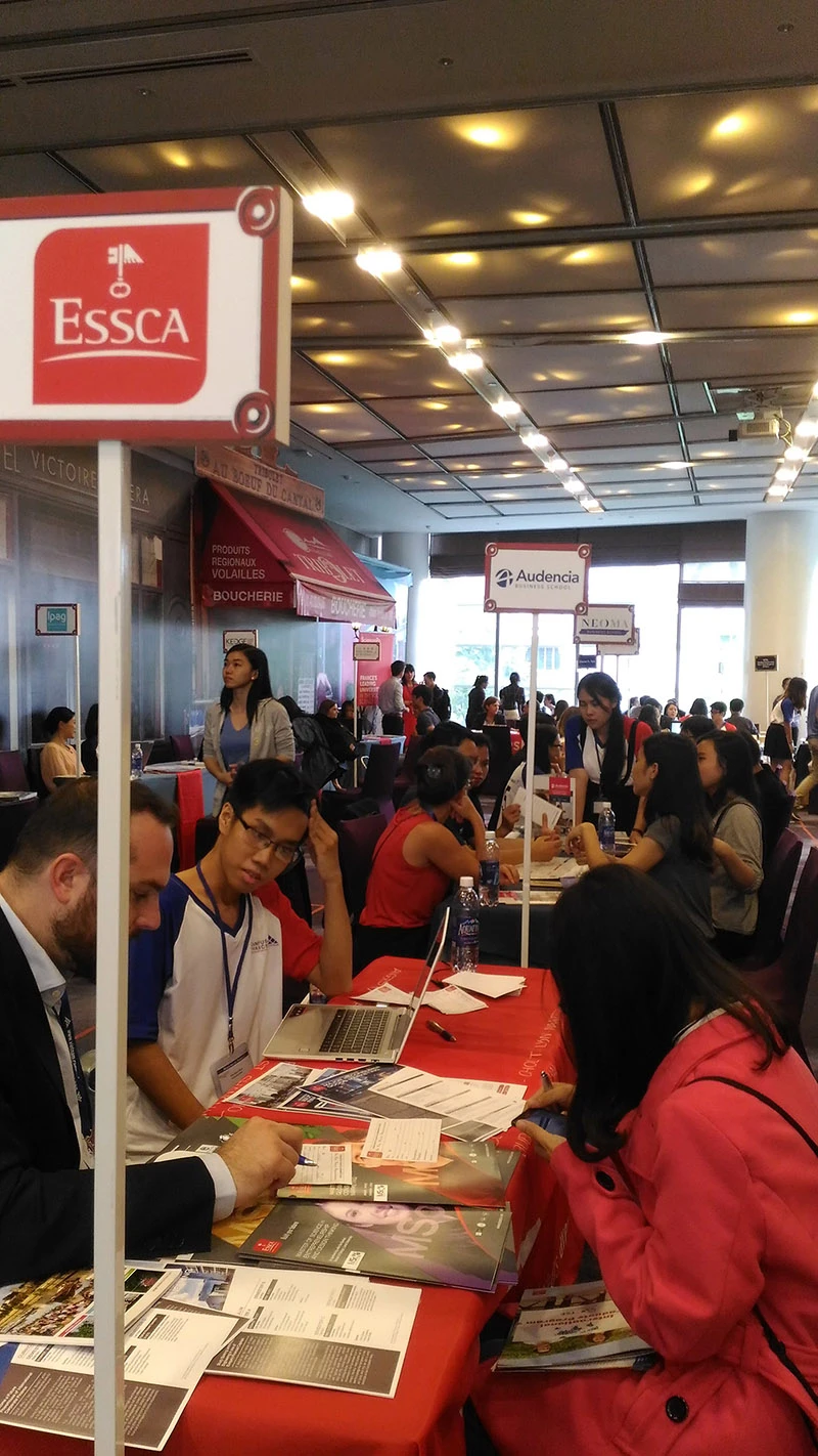 Hơn 1.000 SV-HS đến với Ngày hội Du học Pháp ảnh 2