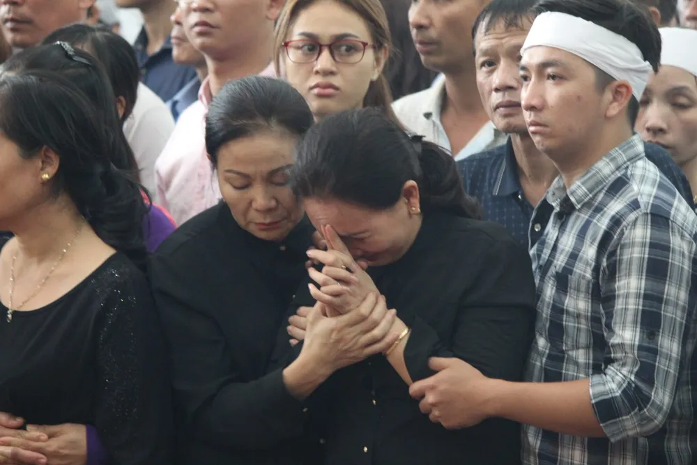 Lễ truy điệu 3 phi công hi sinh khi làm nhiệm vụ ảnh 12 Lễ truy điệu 3 phi công hi sinh khi làm nhiệm vụ ảnh 12