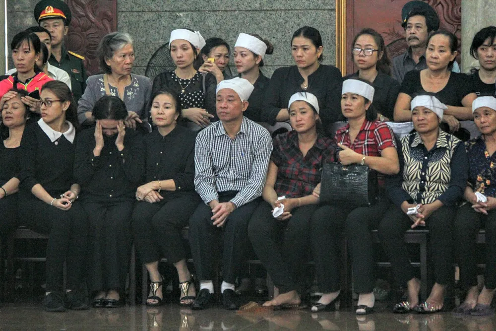 Lễ truy điệu 3 phi công hi sinh khi làm nhiệm vụ ảnh 42 Lễ truy điệu 3 phi công hi sinh khi làm nhiệm vụ ảnh 42