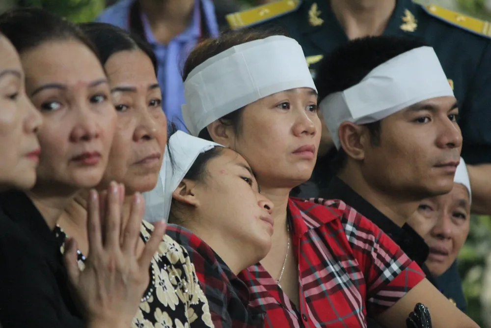 Lễ truy điệu 3 phi công hi sinh khi làm nhiệm vụ ảnh 22 Lễ truy điệu 3 phi công hi sinh khi làm nhiệm vụ ảnh 22