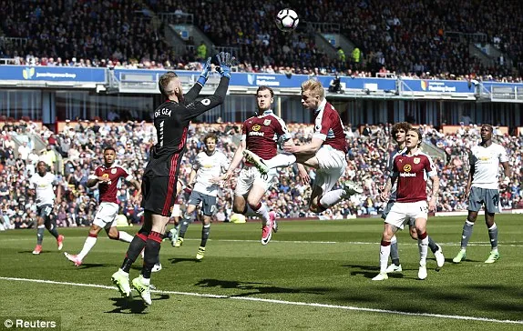 MU áp sát top 4, Mourinho vẫn buồn vì Pogba chấn thương ảnh 1 MU áp sát top 4, Mourinho vẫn buồn vì Pogba chấn thương ảnh 1