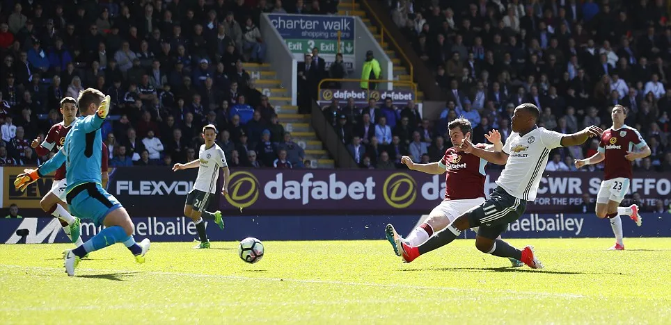 MU áp sát top 4, Mourinho vẫn buồn vì Pogba chấn thương ảnh 2 MU áp sát top 4, Mourinho vẫn buồn vì Pogba chấn thương ảnh 2