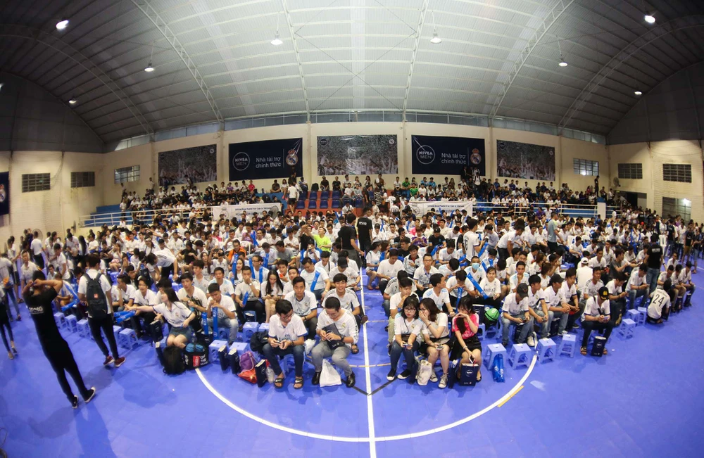 Fan Real bùng nổ với chức vô địch Champions League ảnh 12