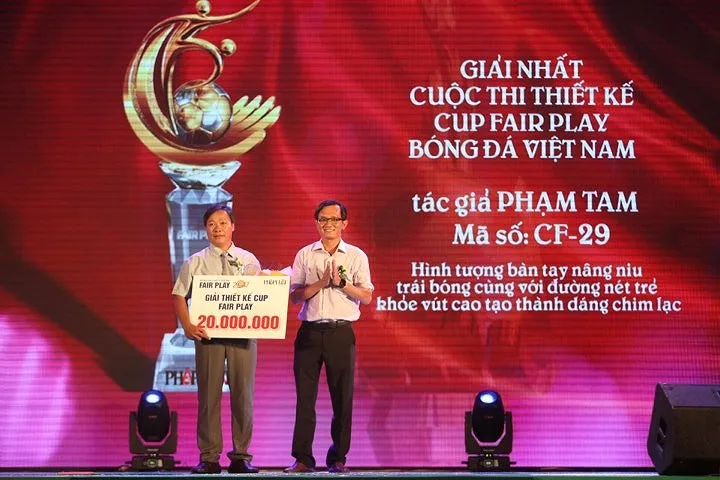 Văn Toàn giành cú đúp giải thưởng Fair Play 2017 ảnh 12