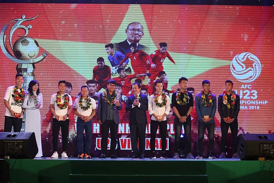 Văn Toàn giành cú đúp giải thưởng Fair Play 2017 ảnh 9