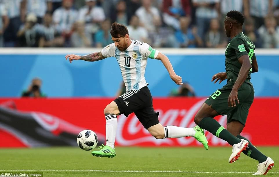 Nhìn lại diễn biến kịch tính trận quyết đấu Argentina-Nigeria ảnh 1