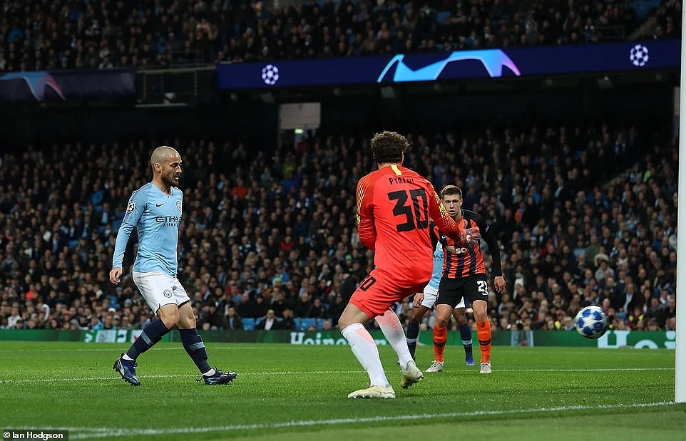 Bayern Munich thắng dễ, Man. City lại ‘chơi tennis’ ảnh 2