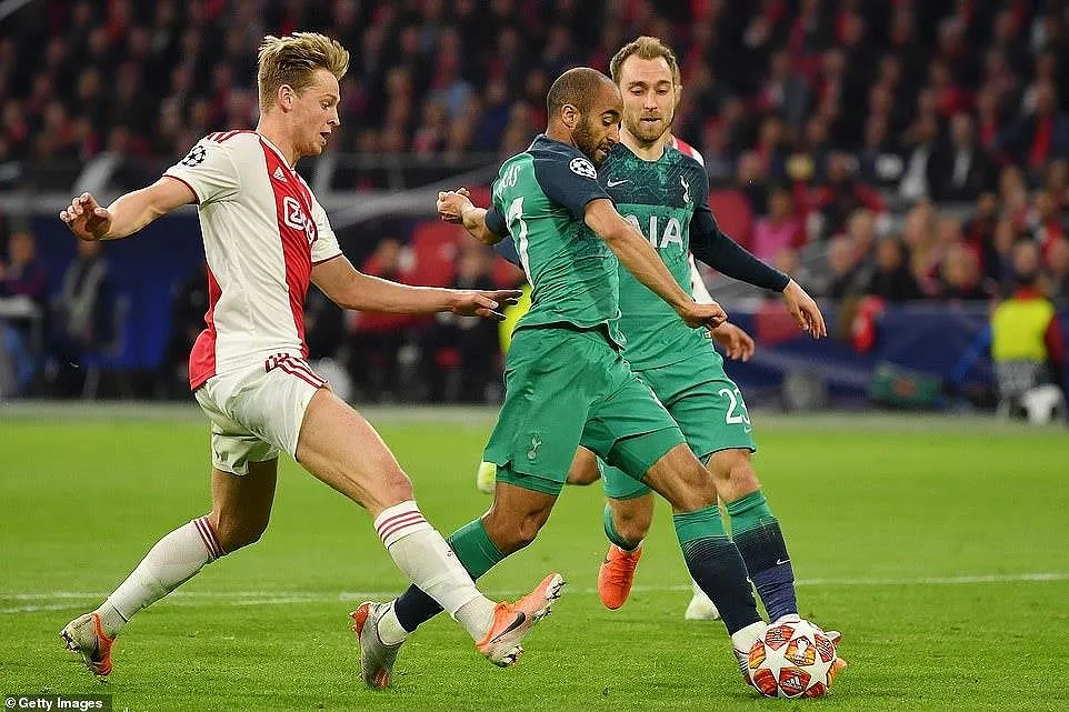 Moura lập hat-trick, Tottenham ngược dòng khó tin loại Ajax ảnh 3