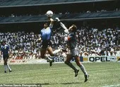Maradona về nơi an nghỉ cuối cùng: Vĩnh biệt Cậu bé vàng ảnh 32 Maradona, một thiên tài không bàn cãi gây... tranh cãi