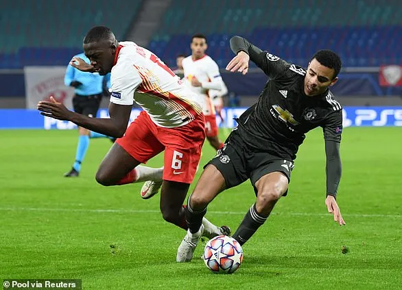 Trọng tài chỉ trích Klopp ‘đạo đức giả’ có thân MU? ảnh 7