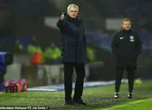 Mourinho lại gây chuyện, chế nhạo tân HLV Chelsea