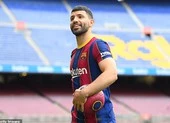 Aguero ra mắt Barcelona, sốc với giá mua đứt