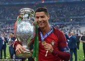 Lần đầu, lần cuối và kỷ lục đang chờ Ronaldo