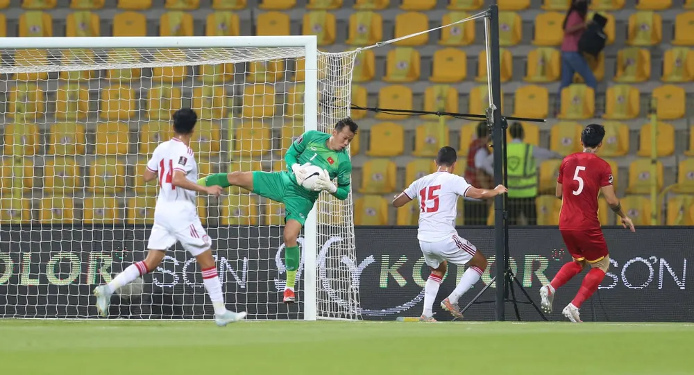 Ngược dòng bất thành, Việt Nam vẫn giành vé đi tiếp ở World Cup ảnh 8 Ngược dòng bất thành, Việt Nam vẫn giành vé đi tiếp ở World Cup ảnh 8