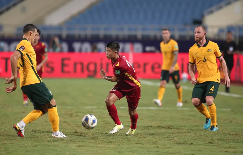 Tuyển Việt Nam thua đáng tiếc và đầy tranh cãi trước Úc ảnh 5