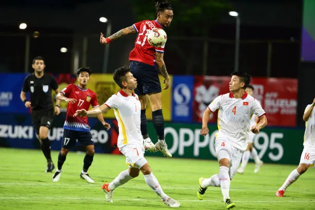 Văn Thanh đá hỏng 11m, Việt Nam bỏ lỡ cơ hội lên ngôi đầu AFF Cup ảnh 2 Văn Thanh đá hỏng 11m, Việt Nam bỏ lỡ cơ hội lên ngôi đầu AFF Cup ảnh 2