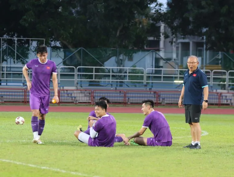 Văn Thanh đá hỏng 11m, Việt Nam bỏ lỡ cơ hội lên ngôi đầu AFF Cup ảnh 15 Văn Thanh đá hỏng 11m, Việt Nam bỏ lỡ cơ hội lên ngôi đầu AFF Cup ảnh 15
