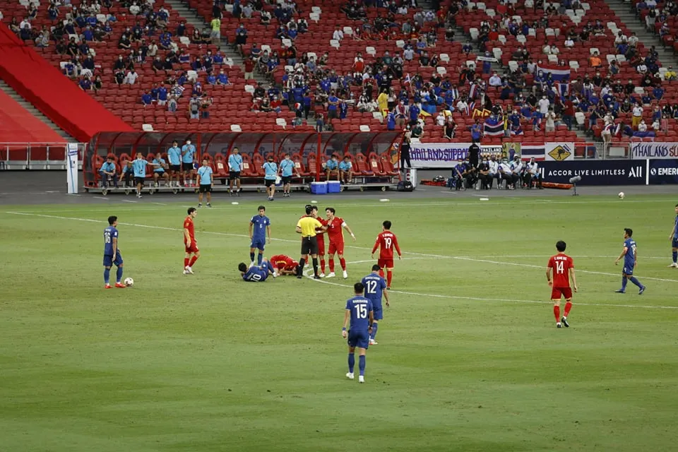 Thái Lan thắng Việt Nam trong trận cầu có quá nhiều tranh cãi ảnh 11