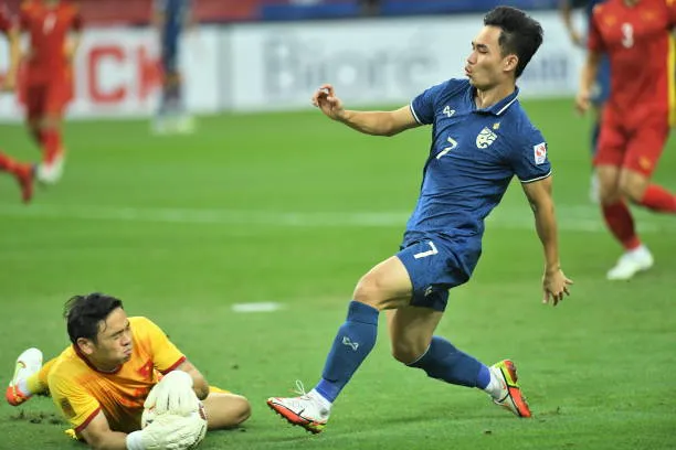 Thái Lan thắng Việt Nam trong trận cầu có quá nhiều tranh cãi ảnh 12