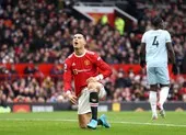 Rangnick tăng cơ hội nhận thưởng ‘khủng’, bóng gió chỉ trích Greenwood ảnh 1 Ronaldo thể hiện sự thất vọng trong chiến thắng của MU