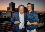 MU lên phương án phá hủy sân Old Trafford ảnh 5 Ronaldo là GOAT, không phải Messi