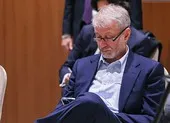 Bị túm cổ, Messi hoảng hốt kêu người đàn ông dừng lại ảnh 1 Abramovich được điều trị ở Ankara và nguyên nhân nghi án bị đầu độc